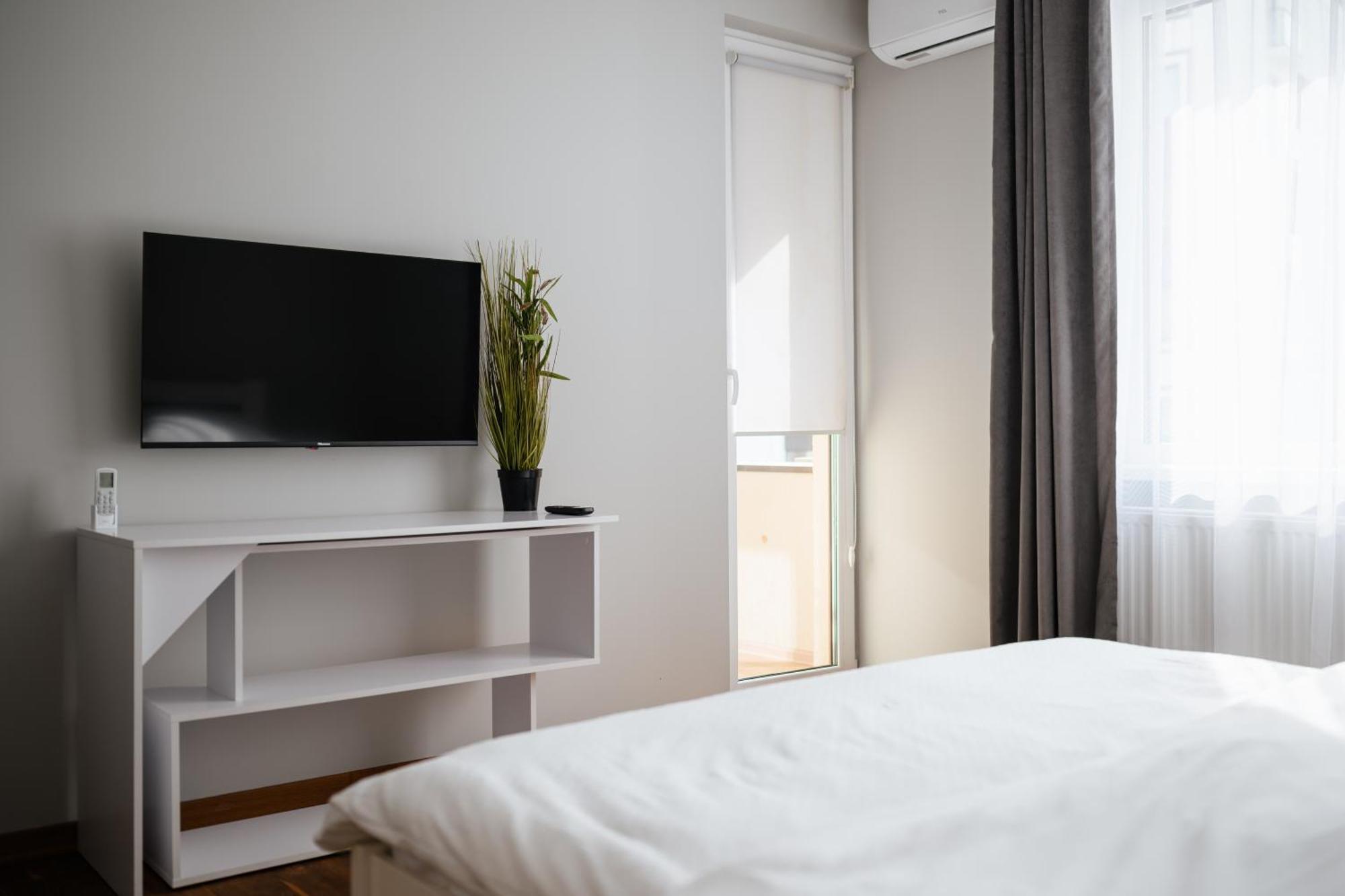 Luxury Apartments “Bozdosh” 乌日霍罗德 外观 照片